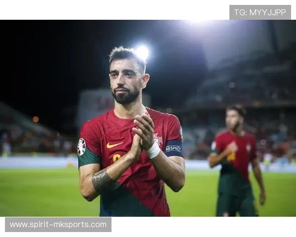 布鲁诺·费尔南德斯曼联角色升级，中场核心地位愈发稳固