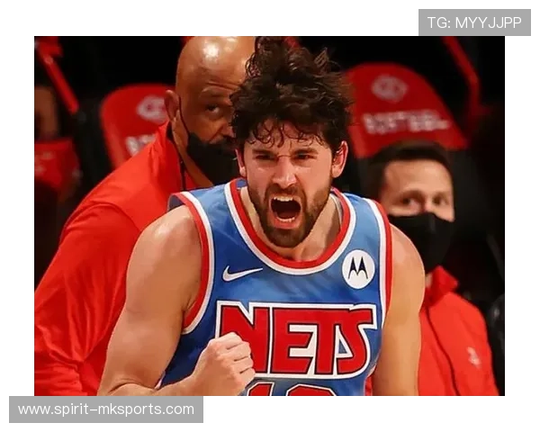 哈里斯防守进步显著,球队防线迎来新希望 哈里斯防守进步显著,球队防线迎来新希望